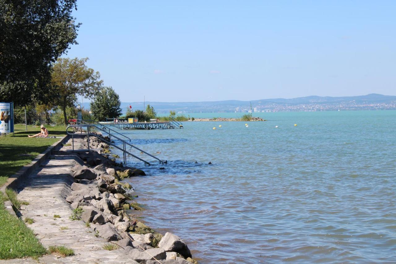 Nella Apartman Appartement Siófok Buitenkant foto
