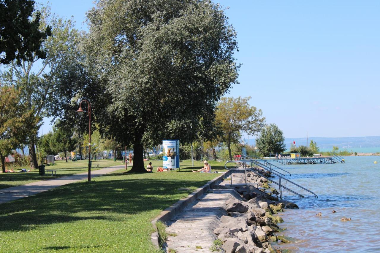 Nella Apartman Appartement Siófok Buitenkant foto